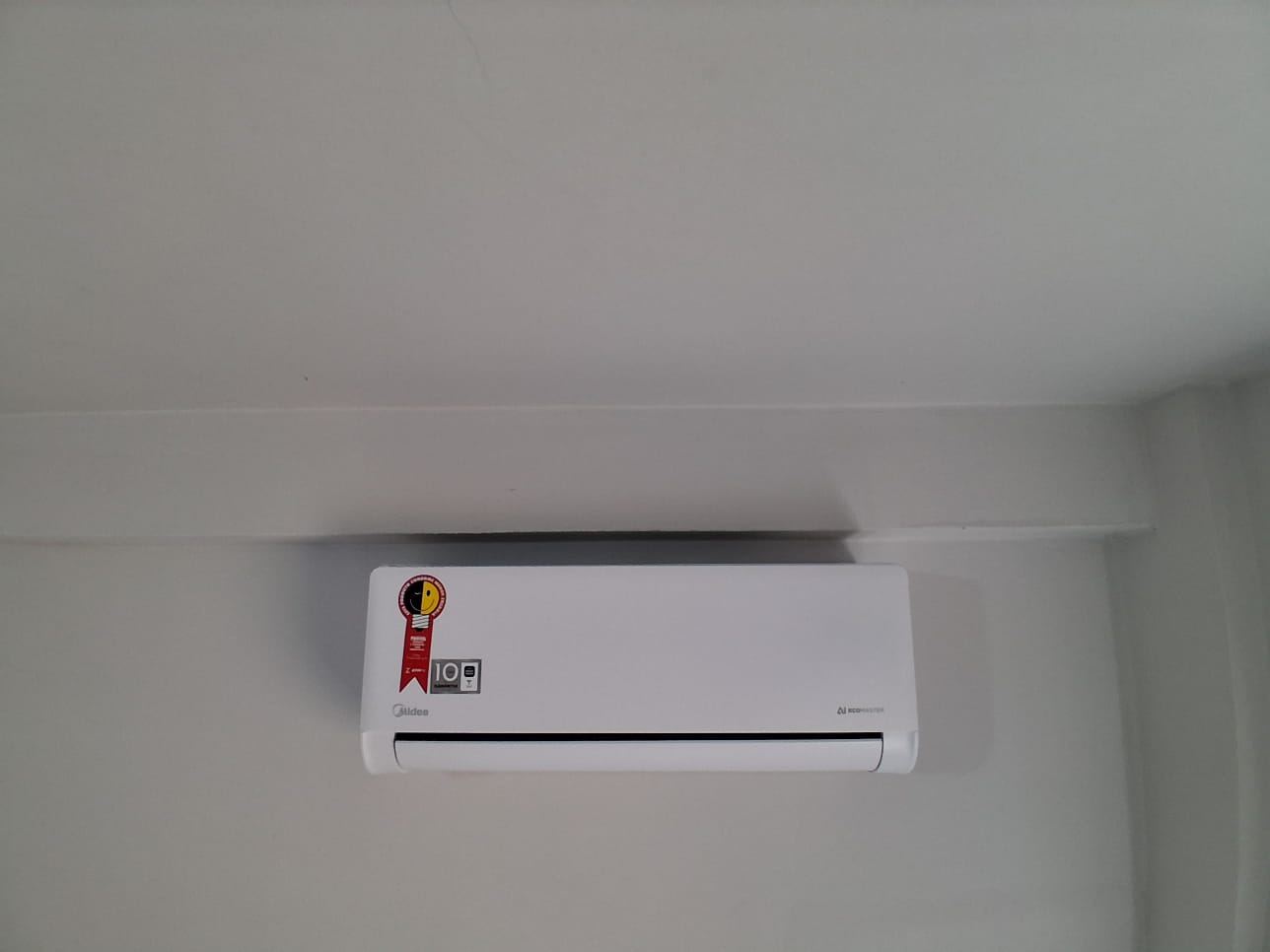 Split Midea Ecomaster instalado